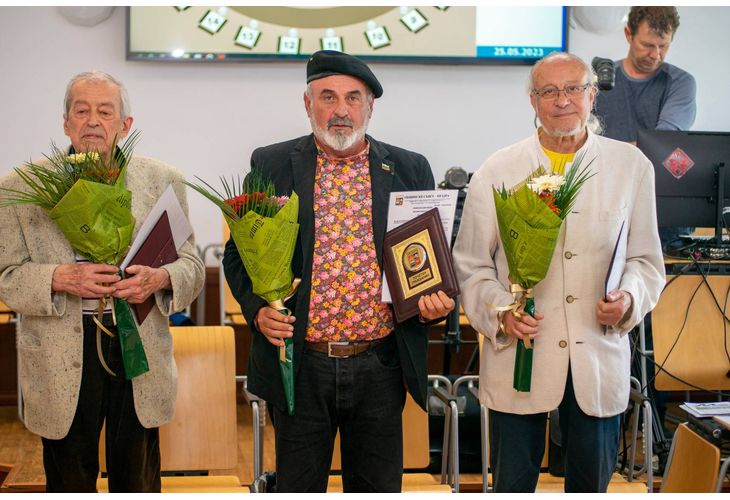 Новите почетни граждани на община Мездра Венцислав Анков, Евгени Кучков и Юли Пухалски