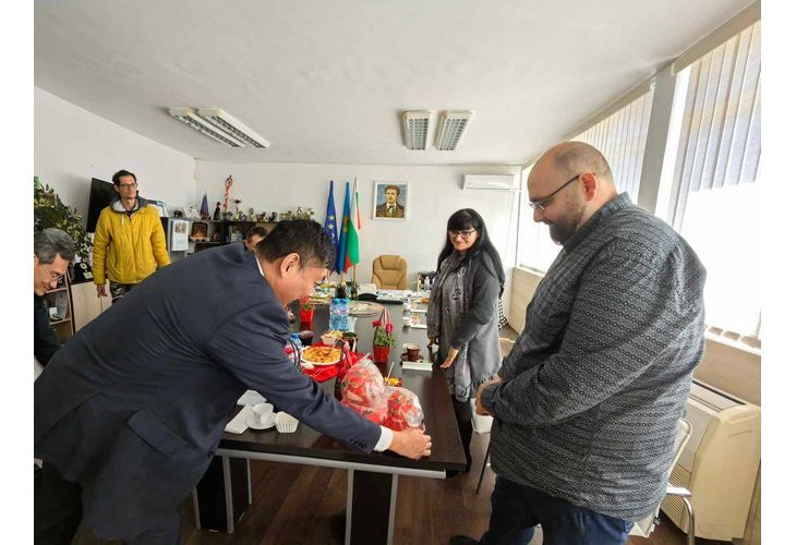 Община Оряхово за втори път посрещна гости от Китайския културен център в София Община Оряхово за втори път посрещна гости от Китайския културен център в София