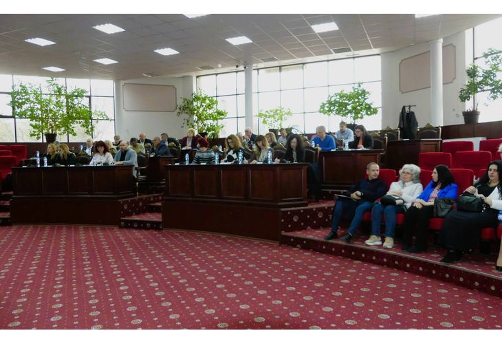 С категоричното единомислие общинските съветници на Нова Загора гласуваха внесеното