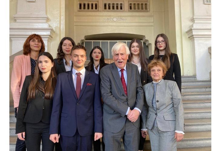 Българският отбор спечели първо място на европейското състезание по право Българският отбор спечели първо място на европейското състезание по право