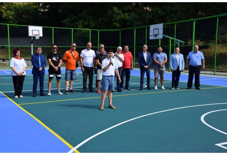 Откриване на нова спортна площадка в Асеновград