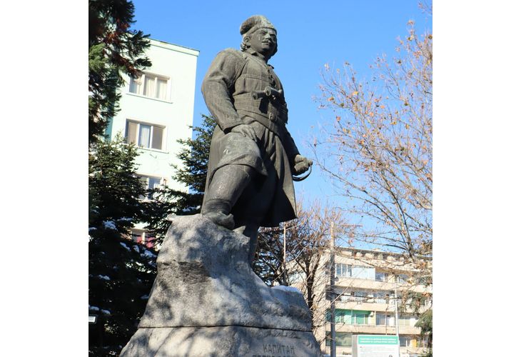 Паметник на капитан Петко войвода Паметник на капитан Петко войвода