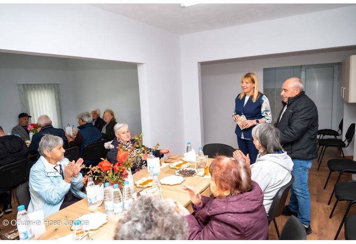 Село Сокол празнува откриването на новия си пенсионерски клуб
