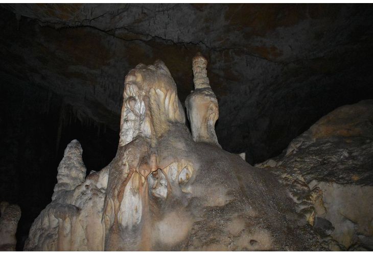 Пещера Добростански бисер, разположена край Асеновград, е посетена от 2600
