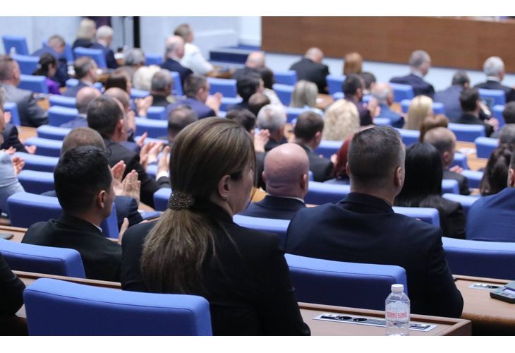 Пленарна зала на НС
