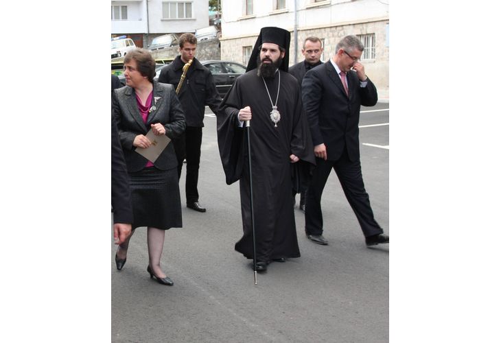Пловдивският митрополит Николай обяви в обръщение в понеделник, че се