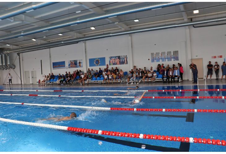 Плувен басейн