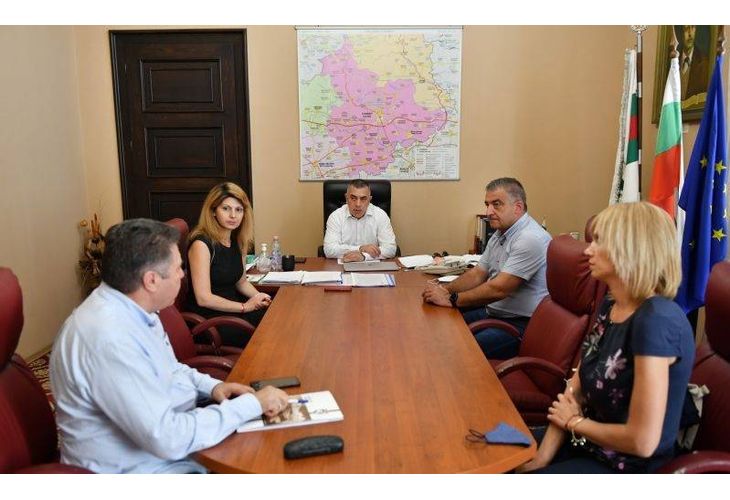 По време на срещата между кметовете на общините Сливен и Елена-1