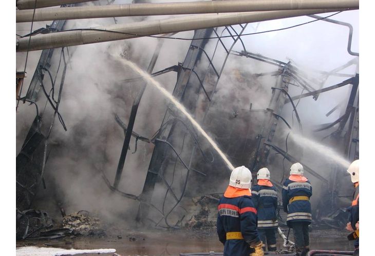 Пожар в руски нефтопреработвателен завод