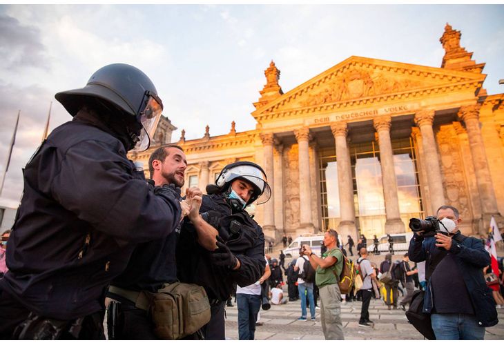 Полицията разпръсва протест в Берлин