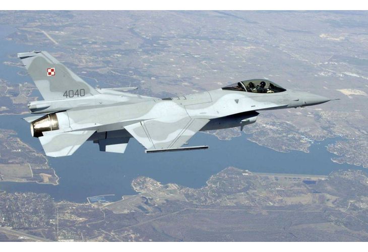 Полски F-16