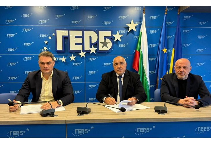 Председателят на БРАИТ Илия Кръстев, Бойко Борисов и вицепремиерът в оставка Томислав Дончев