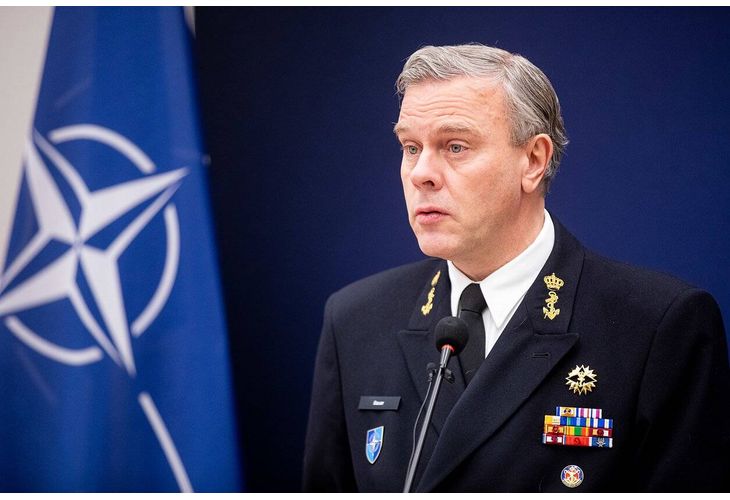 Председателят на Военния комитет на НАТО адм. Роб Бауер