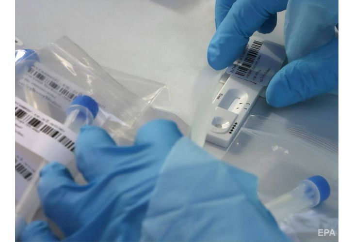 Пробите, че двама от пътувалите от Южна Африка румънци са заразени с щама "Омикрон"