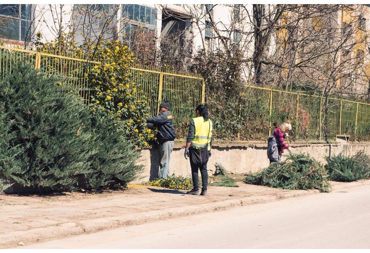 Пролетно почистване в Мездра 