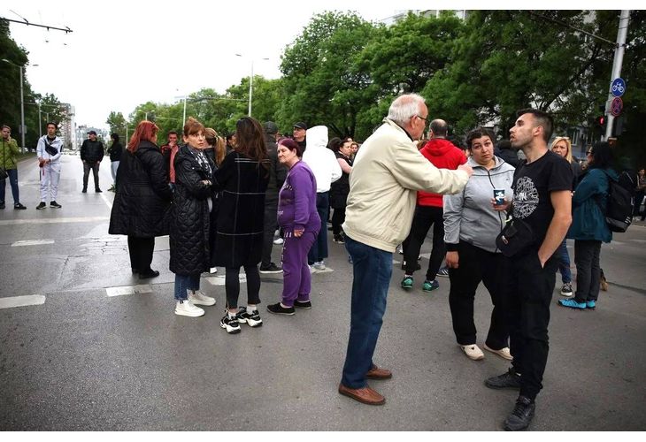 Протестиращи срещу войната по пътищата