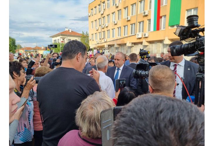 Радев гази всички противоепидемични мерки в Съединение