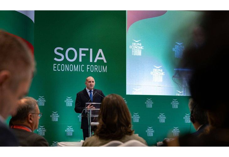 Радев на икономическия форум Радев на икономическия форум