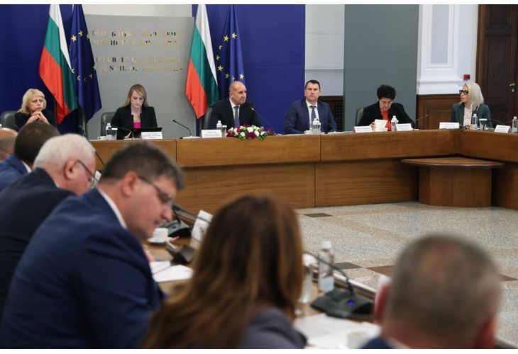 Срещ ана Румен Радев с областните управители