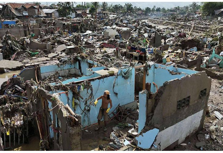 Разрушения във Филипините от тайфуна "Калмаеги"