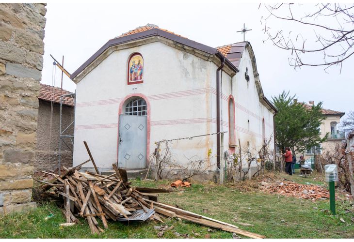 Ремонт на църквата в село Ребърково