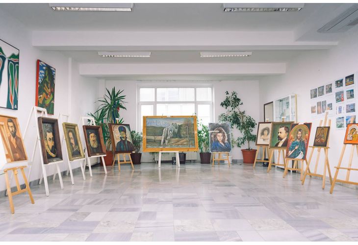 Ретроспективна изложба на художника Евгени Кучков в Мездра