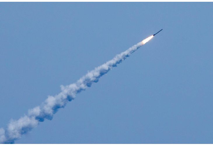 Украйна заяви, че е прехванала 61 от общо 71 ракети,