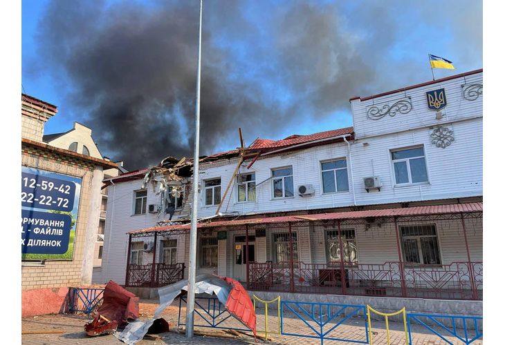 Руски бомбардировки на украински граждански обекти