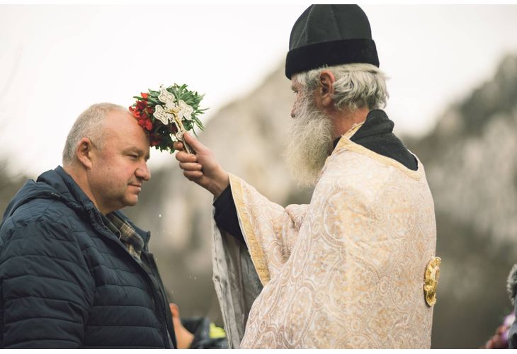 С поклонение на игнатешкия оброк над Черепишкия манастир множество миря̀ни почетоха Сретение Господне