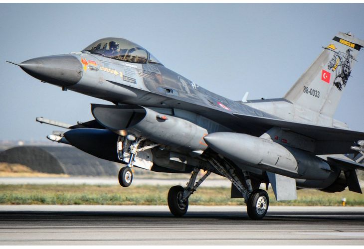 САЩ продават изтребители F-16 на Турция, но с условие да инвестират в F-35