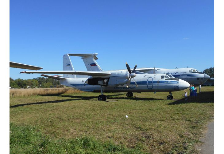 Самолет Ан-26