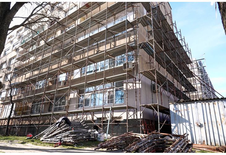 Нова Загора продължава обновяването на жилищния фонд