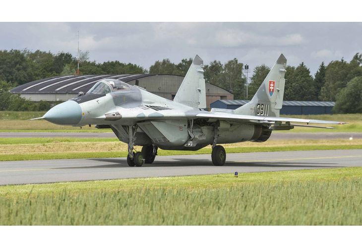 Словакия възнамерява да прехвърли на Украйна своите изтребители МиГ-29 от