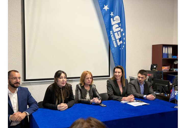 Дългогодишният кмет на София и народен представител Йорданка Фандъкова по време на открита приемна за граждани в Оборище Дългогодишният кмет на София и народен представител Йорданка Фандъкова по време на открита приемна за граждани в Оборище