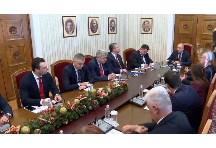 Среща на БСП с Радев 