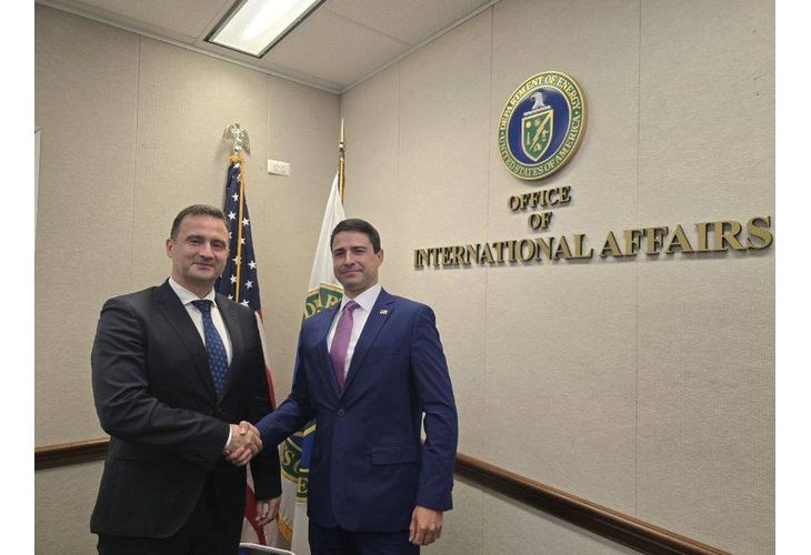 Министърът на енергетиката Жечо Станков проведе онлайн среща с Томи Джойс, помощник-секретар по международните въпроси в Департамента по енергетика на САЩ