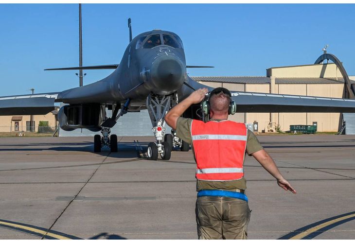 Стратегически бомбардировач B-1B Lancer