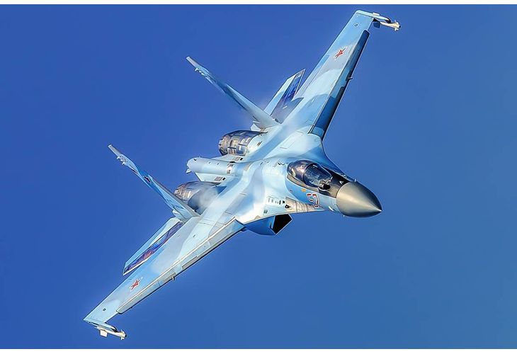 Полски самолет L410 е бил прехванат от руски изтребител Су-35