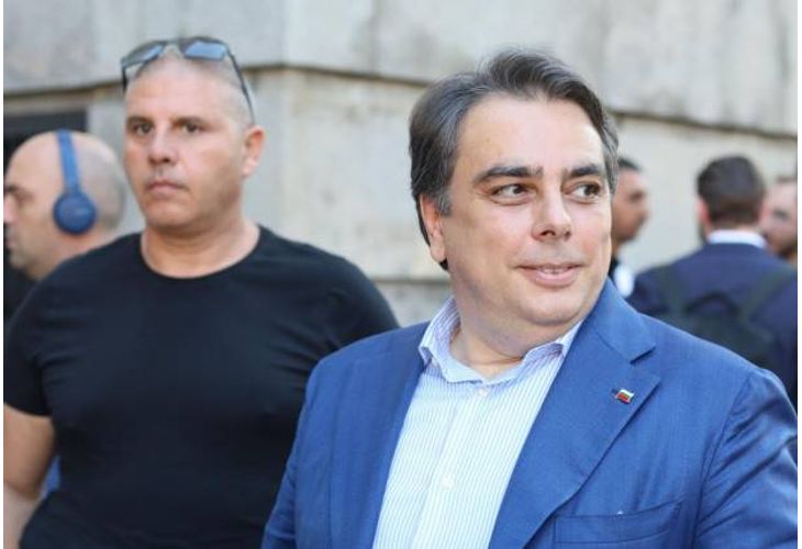 Сътрудник на Асен Василев е бил задържан Сътрудник на Асен Василев е бил задържан