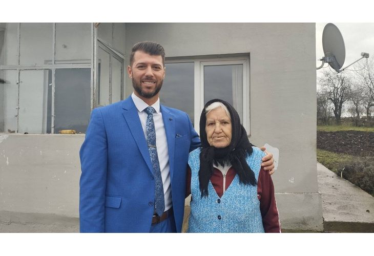 Възрастната жена от село край Добрич, станала жертва на телефонна измама, получи обратно спестяванията си в размер на 60 000 лева Възрастната жена от село край Добрич, станала жертва на телефонна измама, получи обратно спестяванията си в размер на 60 000 лева