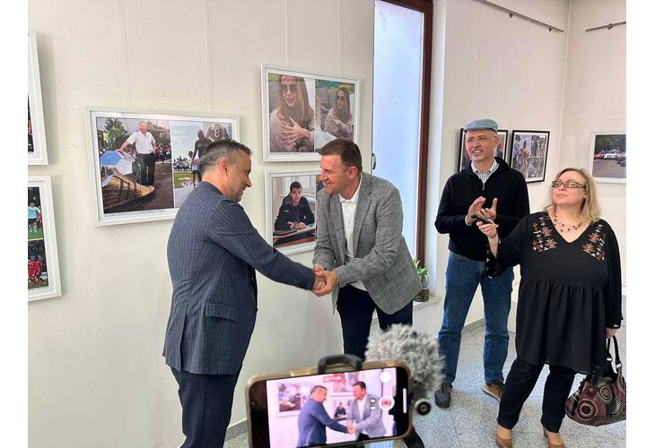 Кметът на Хасково присъства на откриването на юбилейната изложба на изтъкнатия хасковски фоторепортер Тихомир Петков 