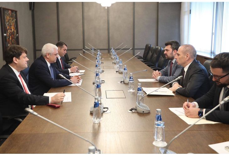 Министърът на външните работи Георг Георгиев и вицепремиерът и министър на транспорта и съобщенията Гроздан Караджов проведоха среща с посланика на Република Турция в България Мехмет Уянък