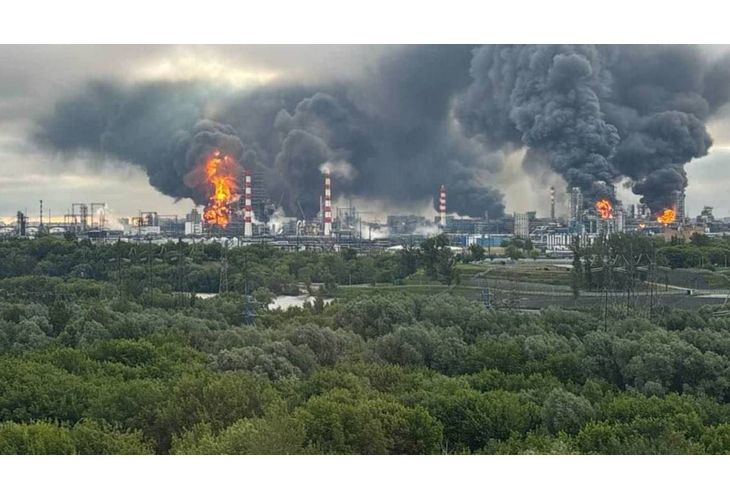 Удар по руска нефтенарафинерия