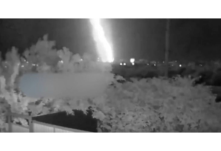 Удар с ракета Орешник