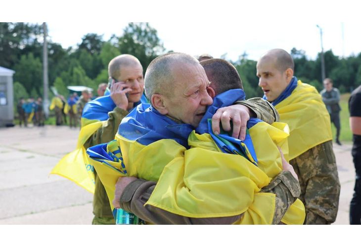 Украински военнопленници се завърнаха в родината Украински военнопленници се завърнаха в родината