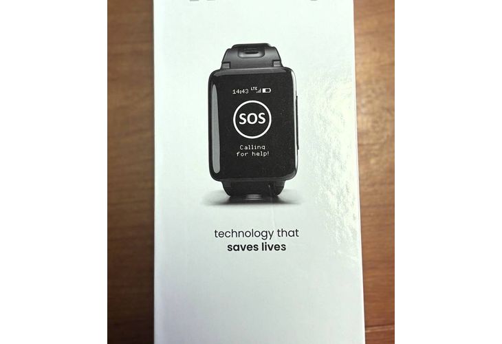 Възрастни хора от община Асеновград получиха безплатни "Умни гривни" 