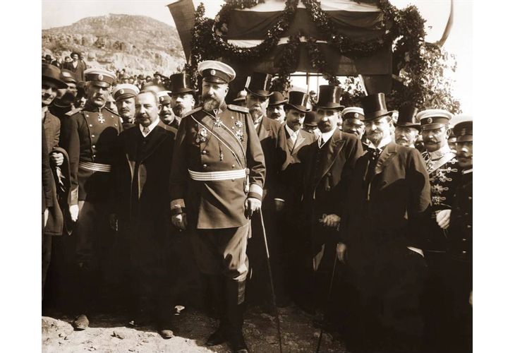Фердинанд I и правителството при обявяването на независимостта на България