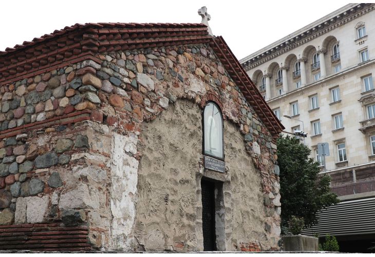 Днес православната църква почита света Параскева - Петка Търновска. Преподобната