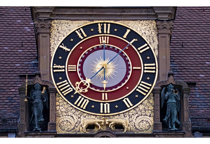 Часовник на площад в Германия