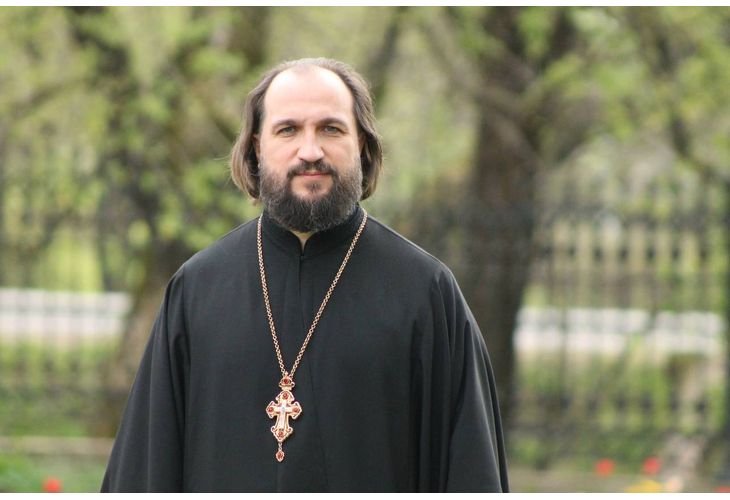 Българските свещеници, назначени от Българския патриарх Неофит в подворието на